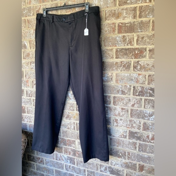 IZOD Golf Pants Mens 36x 30 Classic Fit Black - Picture 2 of 9